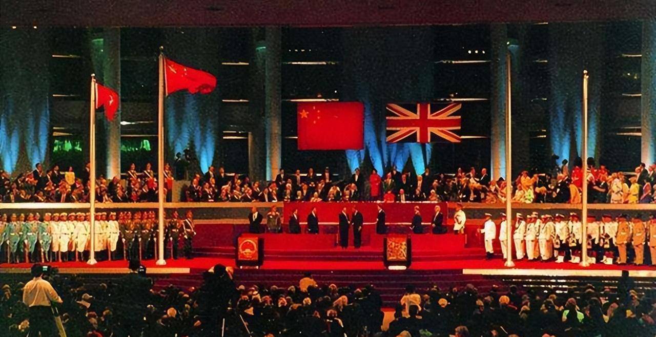 香港回归前,英国到底在香港埋了多少"雷"?