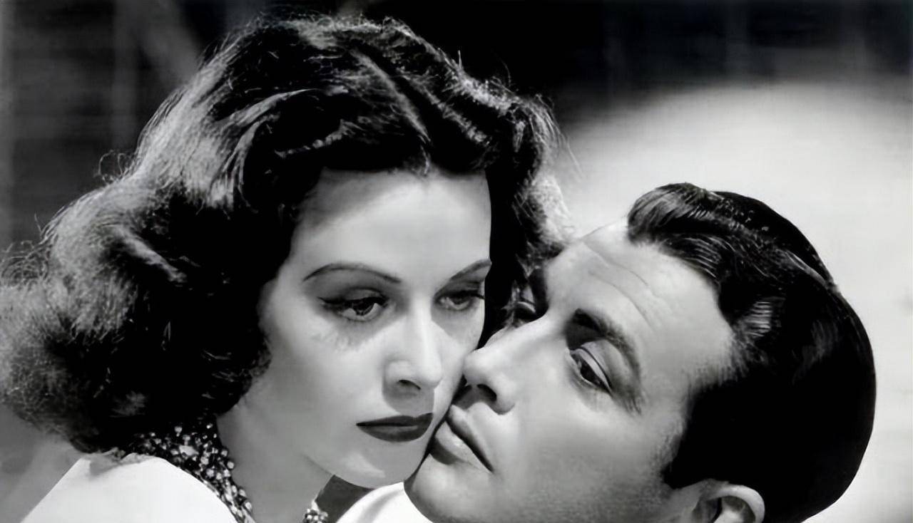 好莱坞头号花瓶海蒂·拉玛:18岁全裸出镜,演技稀烂也