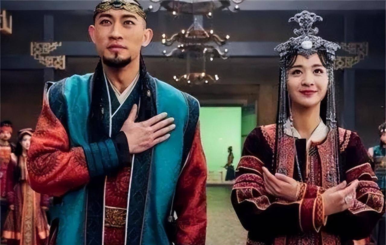 太子大婚当天,太子妃貌美惊艳,皇帝到场:今日起,她