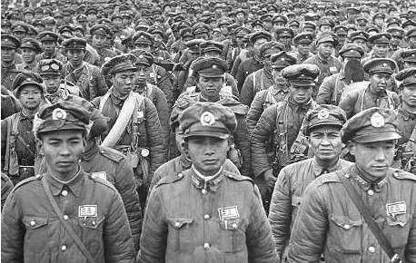 当刘伯承率领中野四个纵队八万人到达豫西的时候,就剩下了七万余人,而