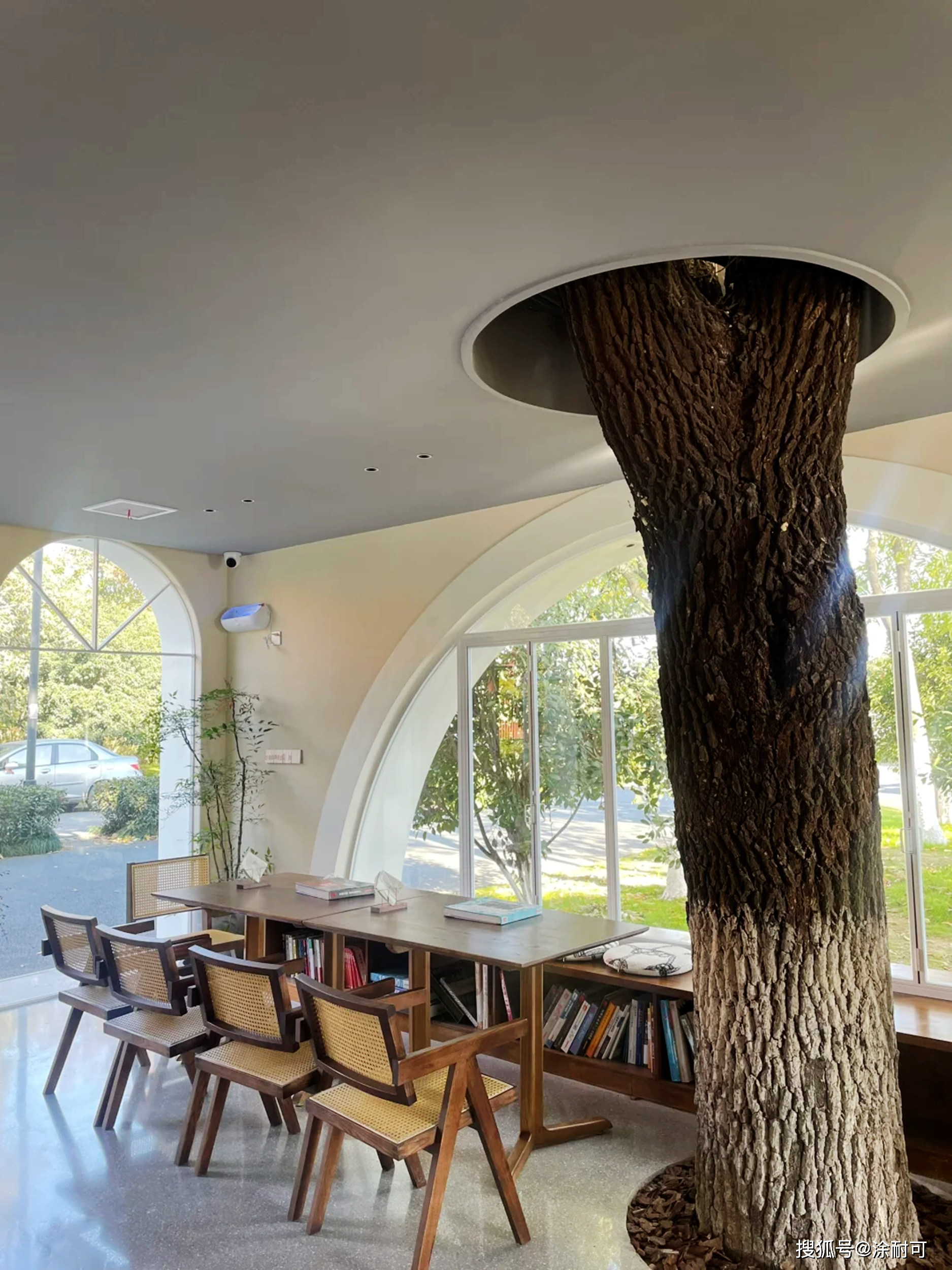 涂耐可质感艺术涂料,助力知名设计师打造网红咖啡馆空间美学.