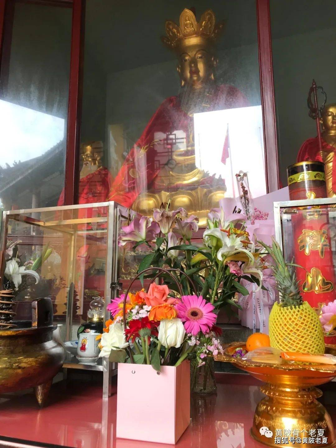 鲜花供佛,消除傲慢,培养恭敬------洪山宝通禅寺佛前供花小记_师兄