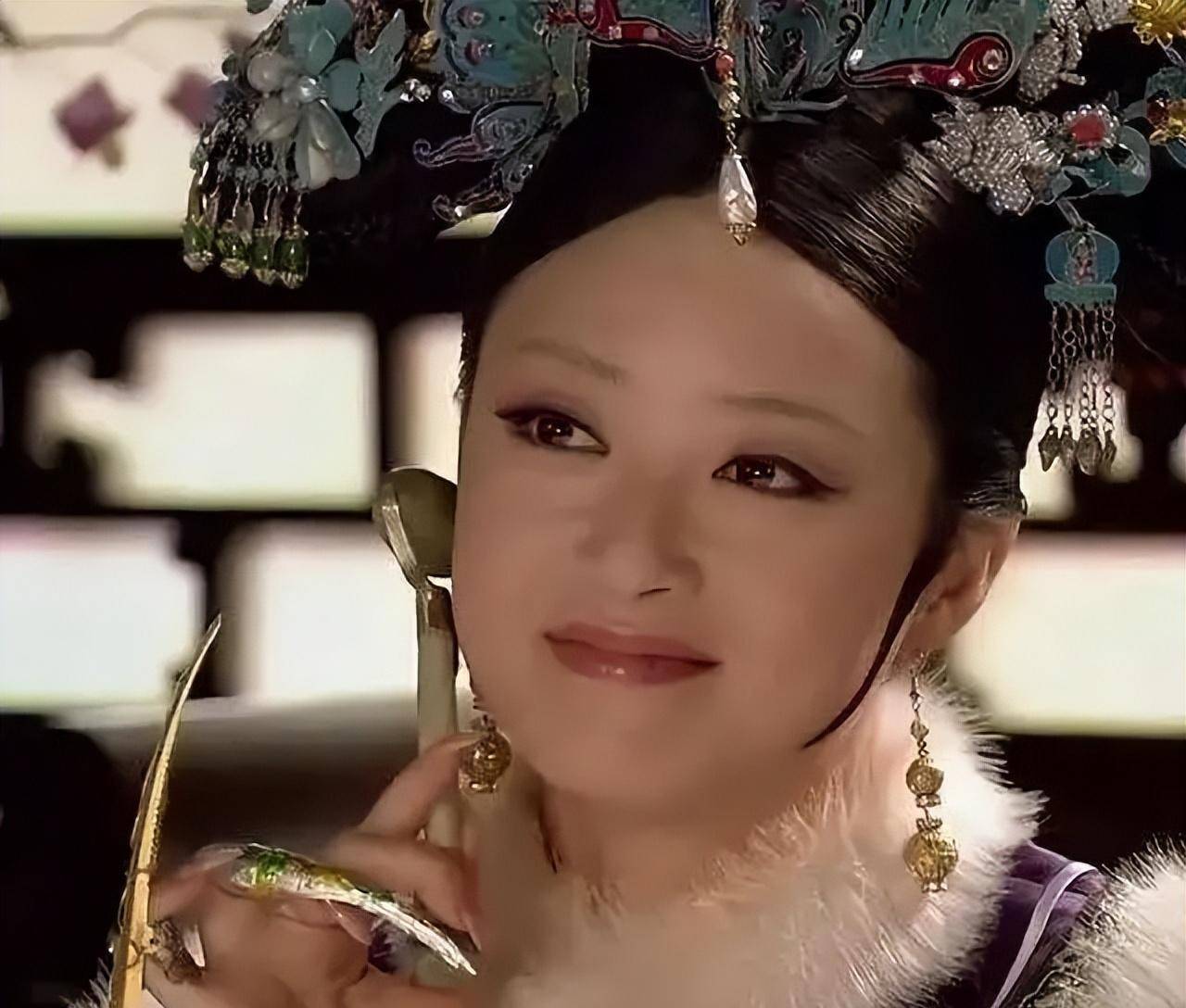 她背后的心机你