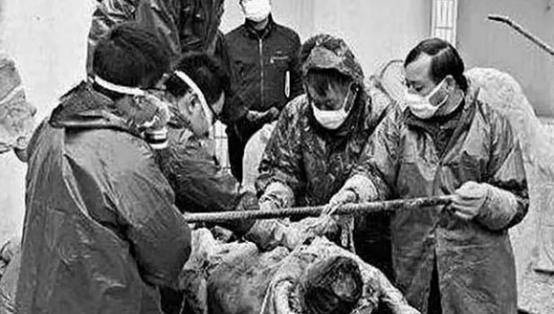 三百年不腐女尸之谜,年轻貌美香气扑鼻被称香妃,她究竟是谁?