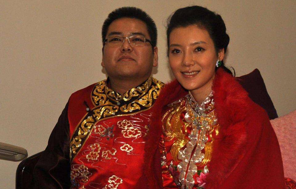 他曾是山西首富,29岁娶车晓11年败光百亿家产,如今过得如何_李兆会