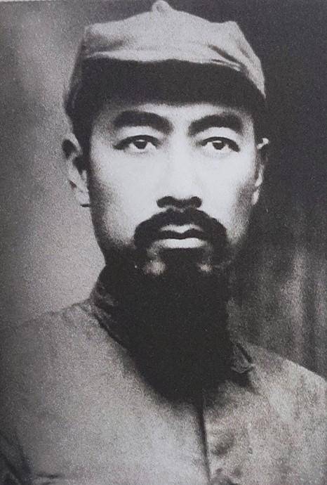 军官一般到什么级别才会配备警卫员？警卫员真的都是武林高手吗？