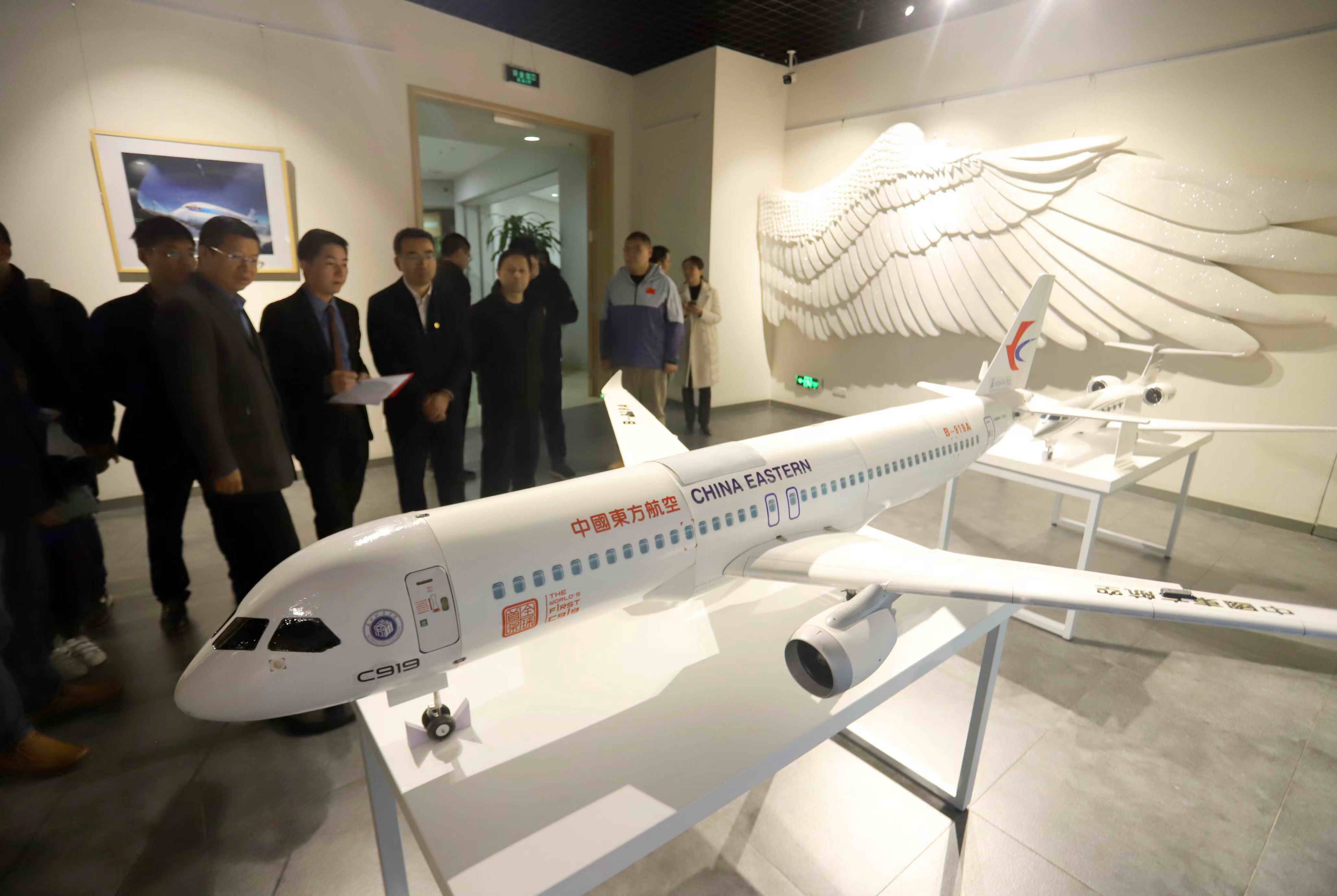 科普燃梦助力校地协同——"航迹云"航空模型艺术展在太仓开幕_城市