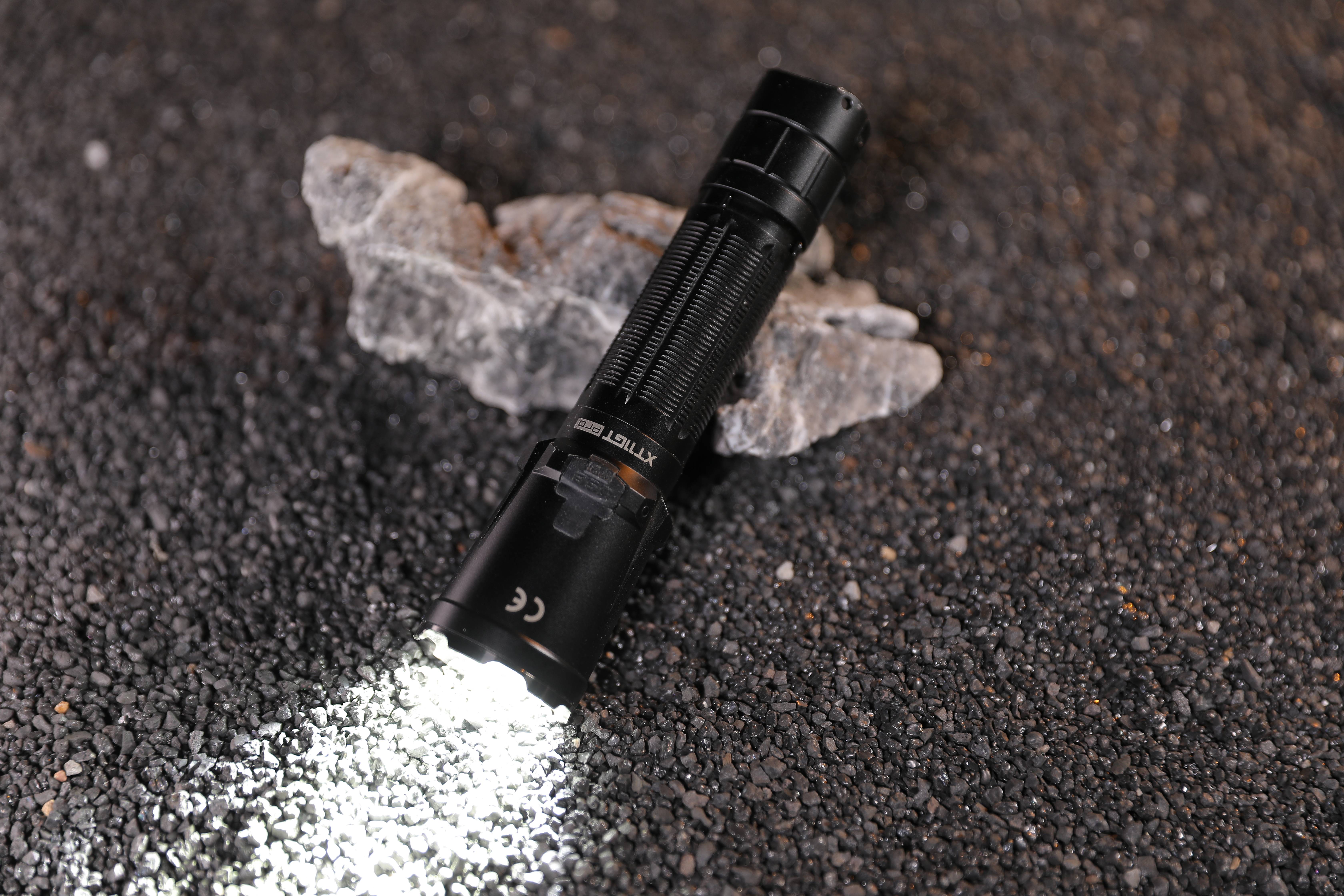 一把多功能战术手电需要具备哪些功能?_pro_视线_操作