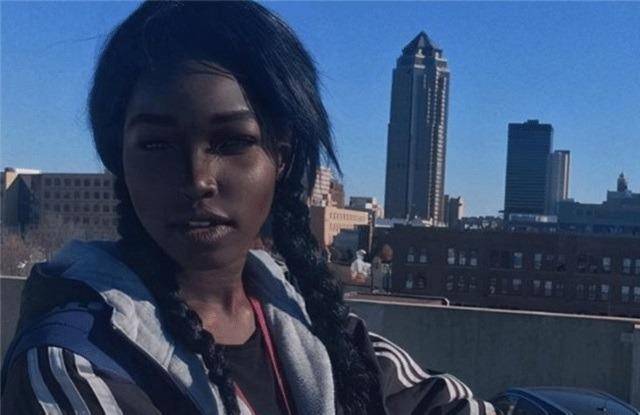 "非洲最美女孩":走红后依旧低调生活,家人却不敢让其独自外出_洛丽塔