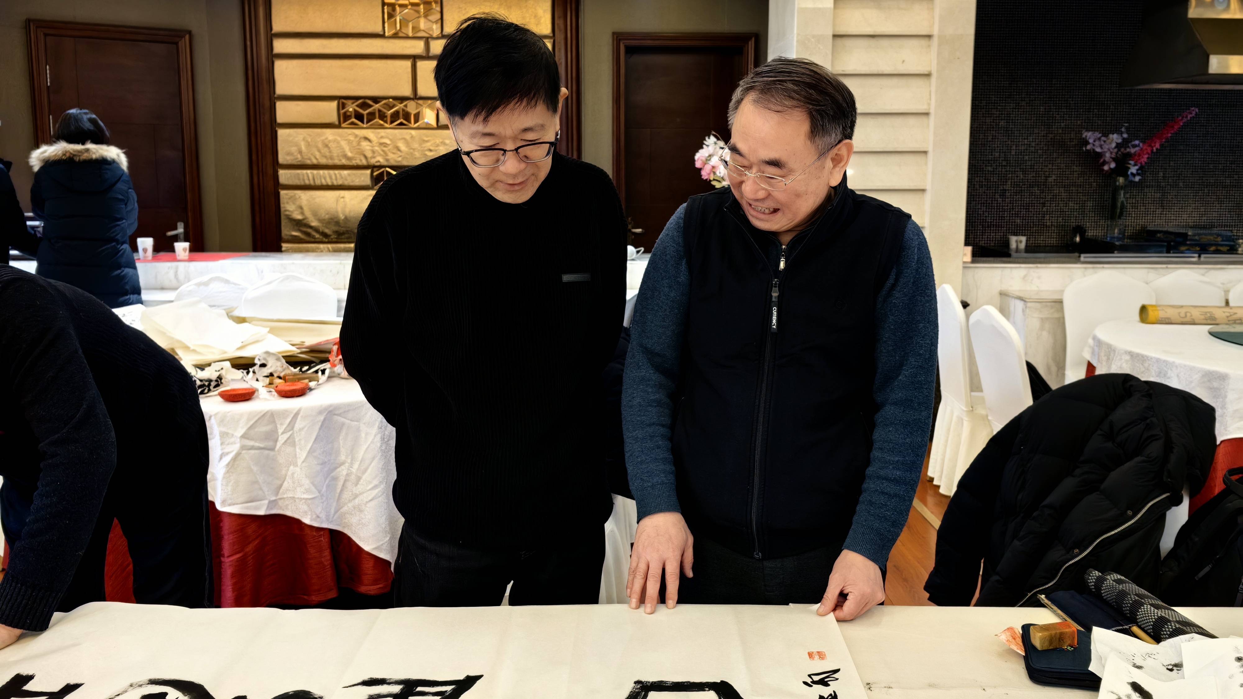 书法学本科专业负责人刘飞云,青岛华海文化艺术交流中心理事长雪君