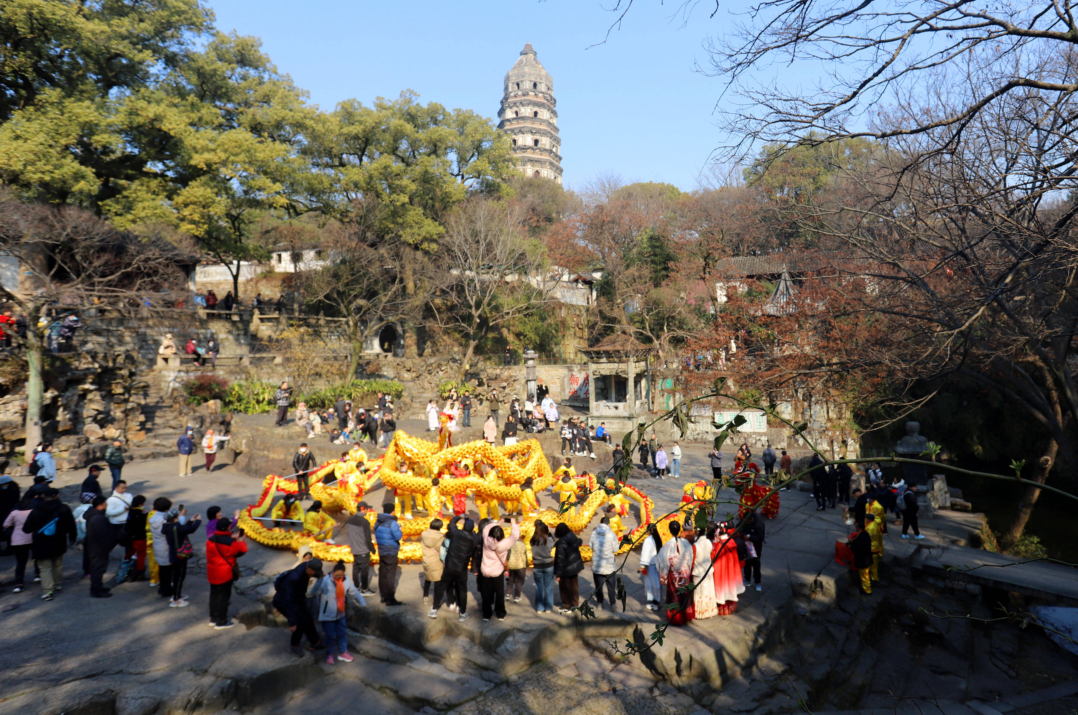 虎年逛庙会图片图片