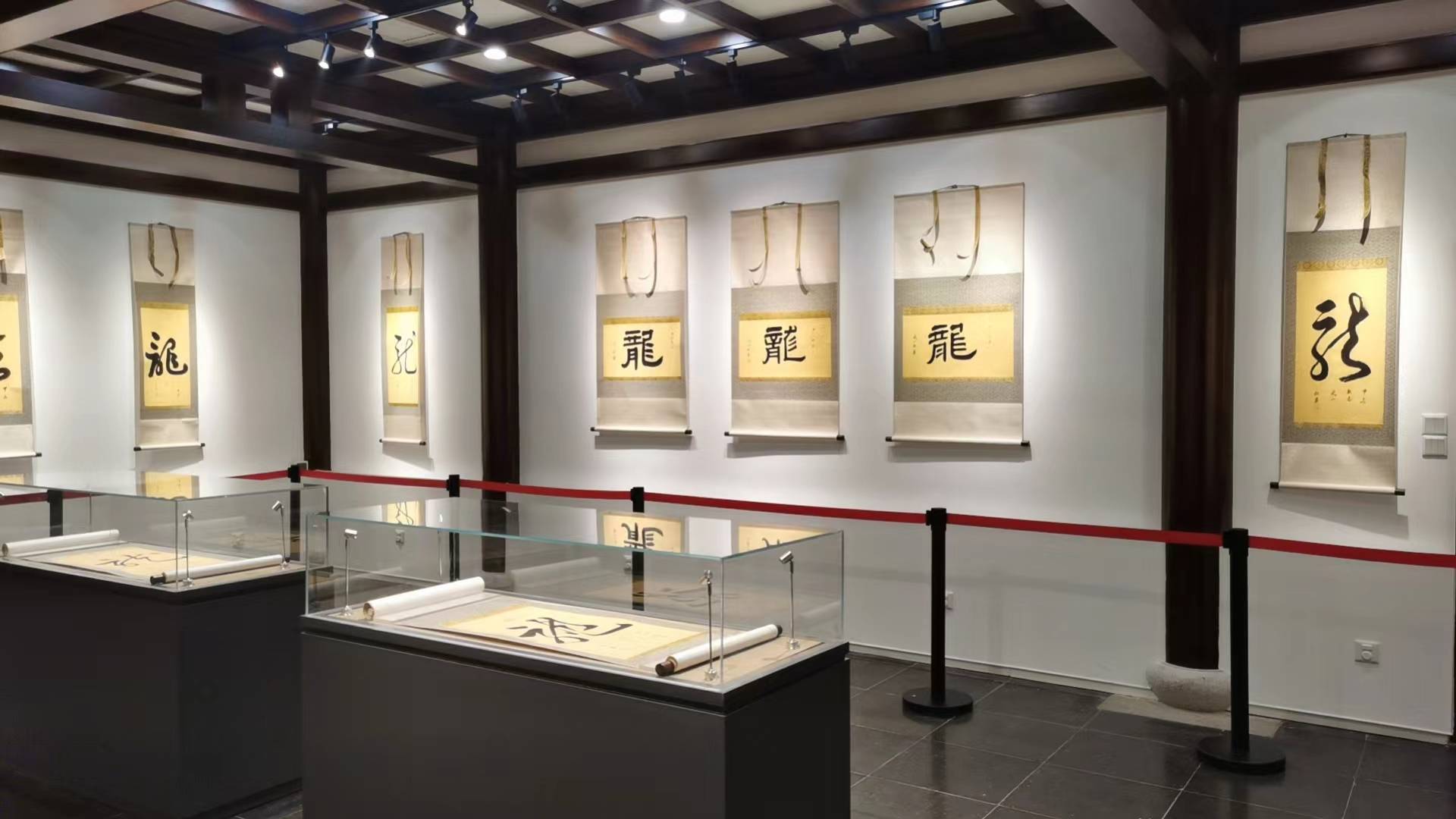 苏州:龙起云骧——秋爽法师龙年"龙"字书法展开展_文化_传统_中国佛教