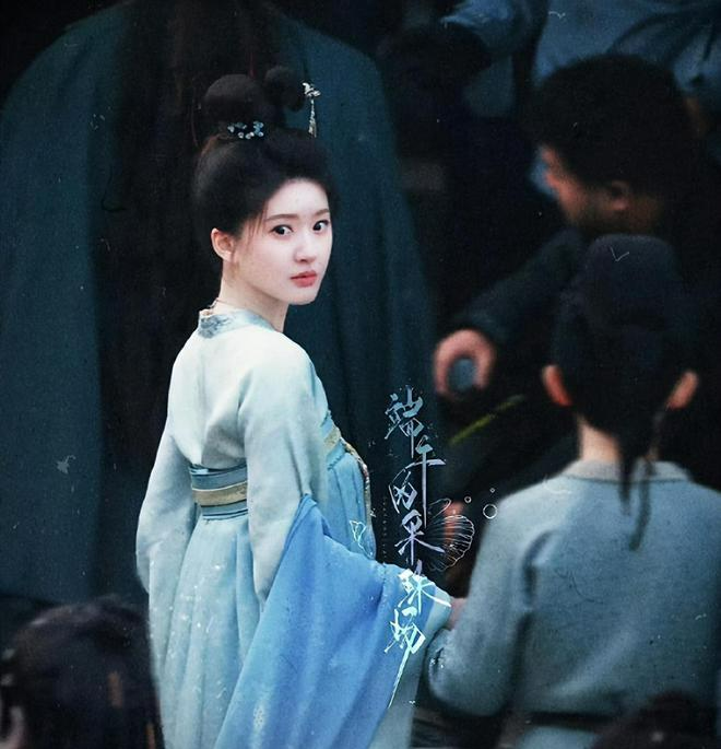 网传赵露思将出演古装权谋剧《青云台》,搭档邓为._消息_网友_新人