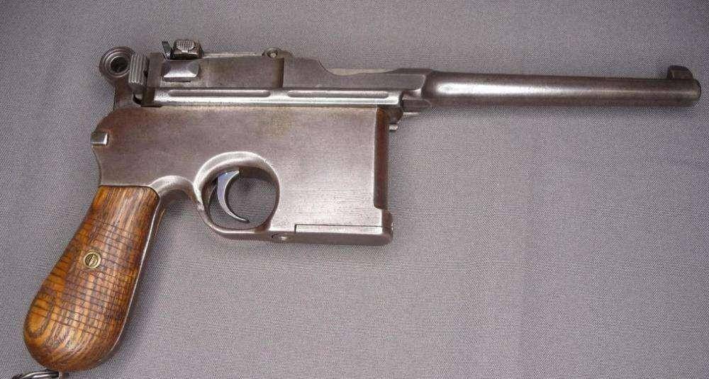 大沽船厂仿制的"镜面匣子"驳壳枪"老疙瘩"的老婆使用的"三把匣子"