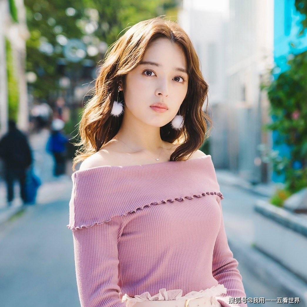 42岁矢作穗香,妩媚动人无法抗拒!_表演_角色_社会