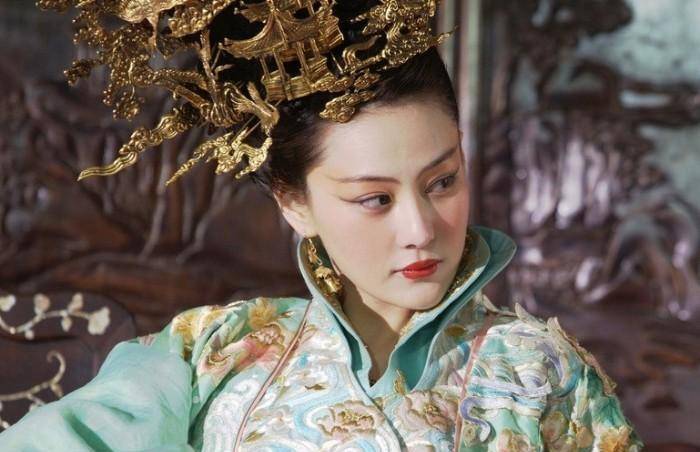 成化五年(1469 年),柏贤妃生下了一位皇子.