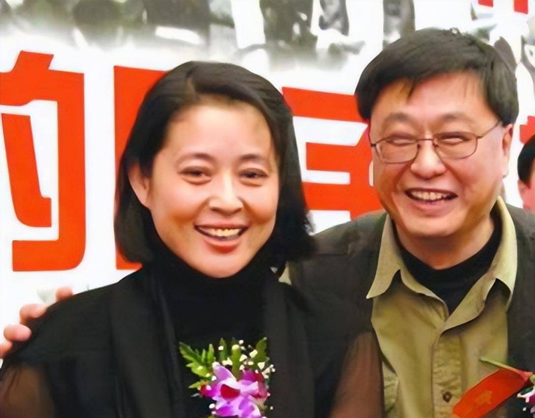 杨亚洲的支持让倪萍勇敢迈出重返大众视野的一步,同时她还培养出了