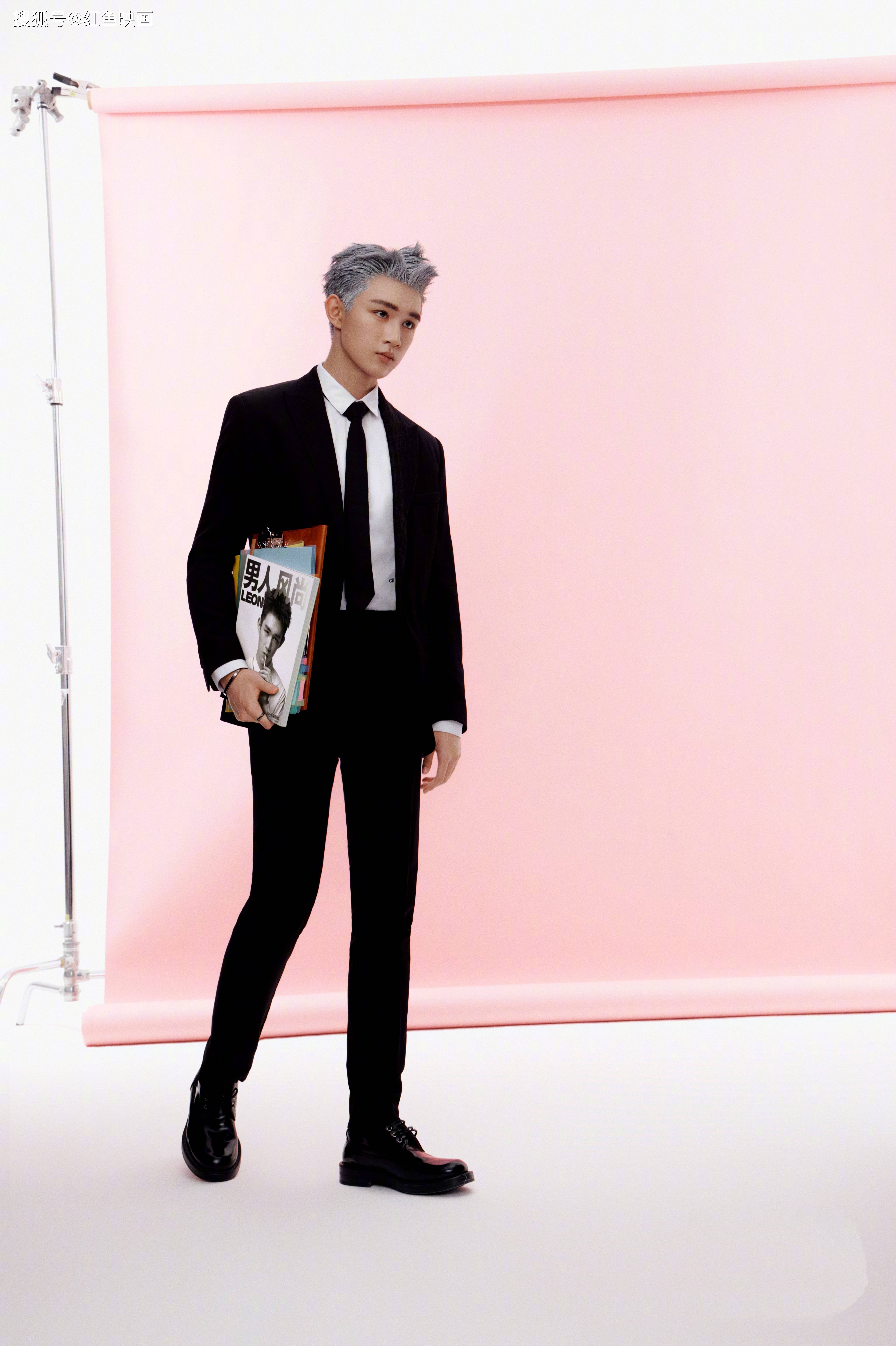 荣梓杉 银发生日写真