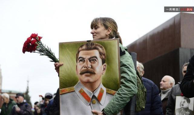 苏共十七大召开后,大会的许多代表在政治局委员奥尔忠尼启则家里举行