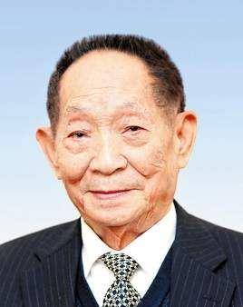 袁隆平院士的照片早已被做成"让你们吃得太饱了"一类的表情包,虽然