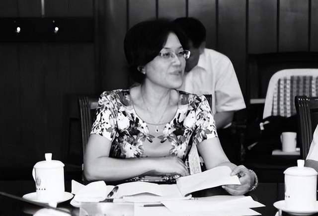 巨贪法官张家慧:被举报身家200亿,打麻将视频当证据在法庭播放_刘远