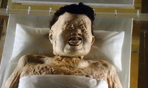 而宰相夫人,却成了最大的嫌疑人_吴芮_刘邦_辛追