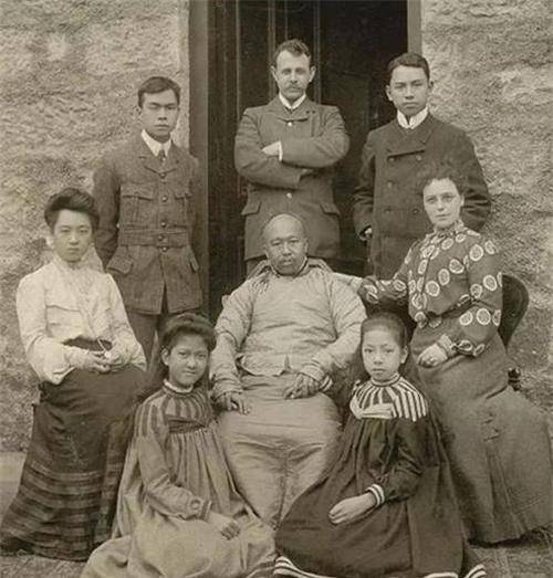 康有为的人种改造计划:用100年将中国人变成白种人,让