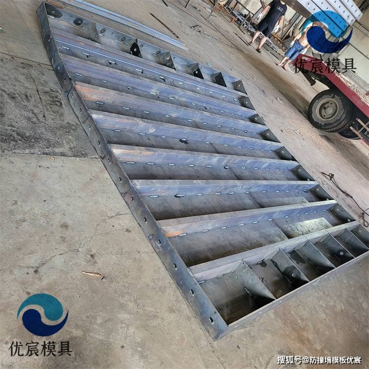 隧道仰拱模板的特性_施工_模具_精度