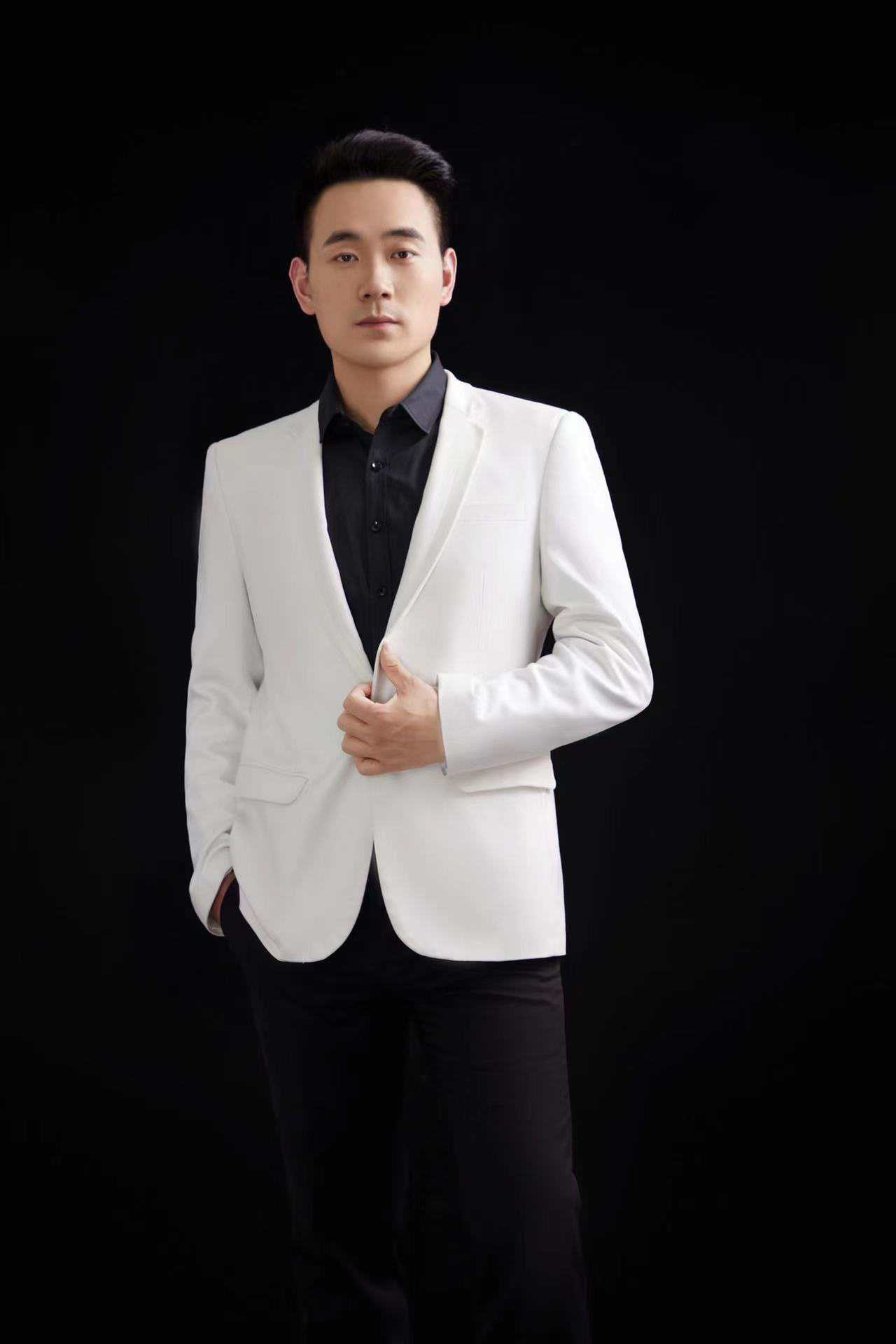 于谦,高级珠宝鉴定师个人荣誉:香港地区珠宝总代理翡翠鉴定评估师缅甸