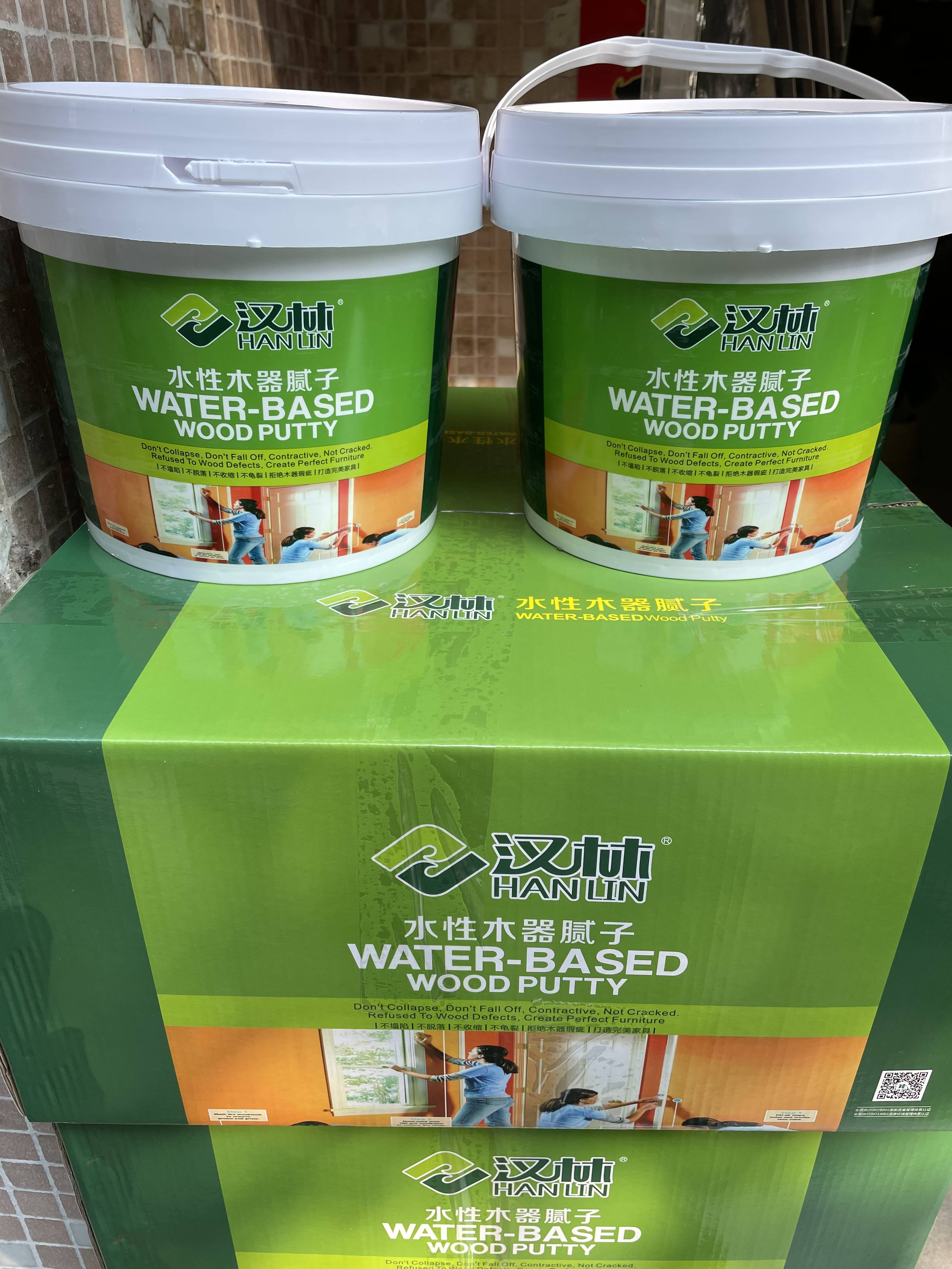水性修补腻子使用时无需添加固化剂,稀释剂,不需要搅拌,打开即可使用.