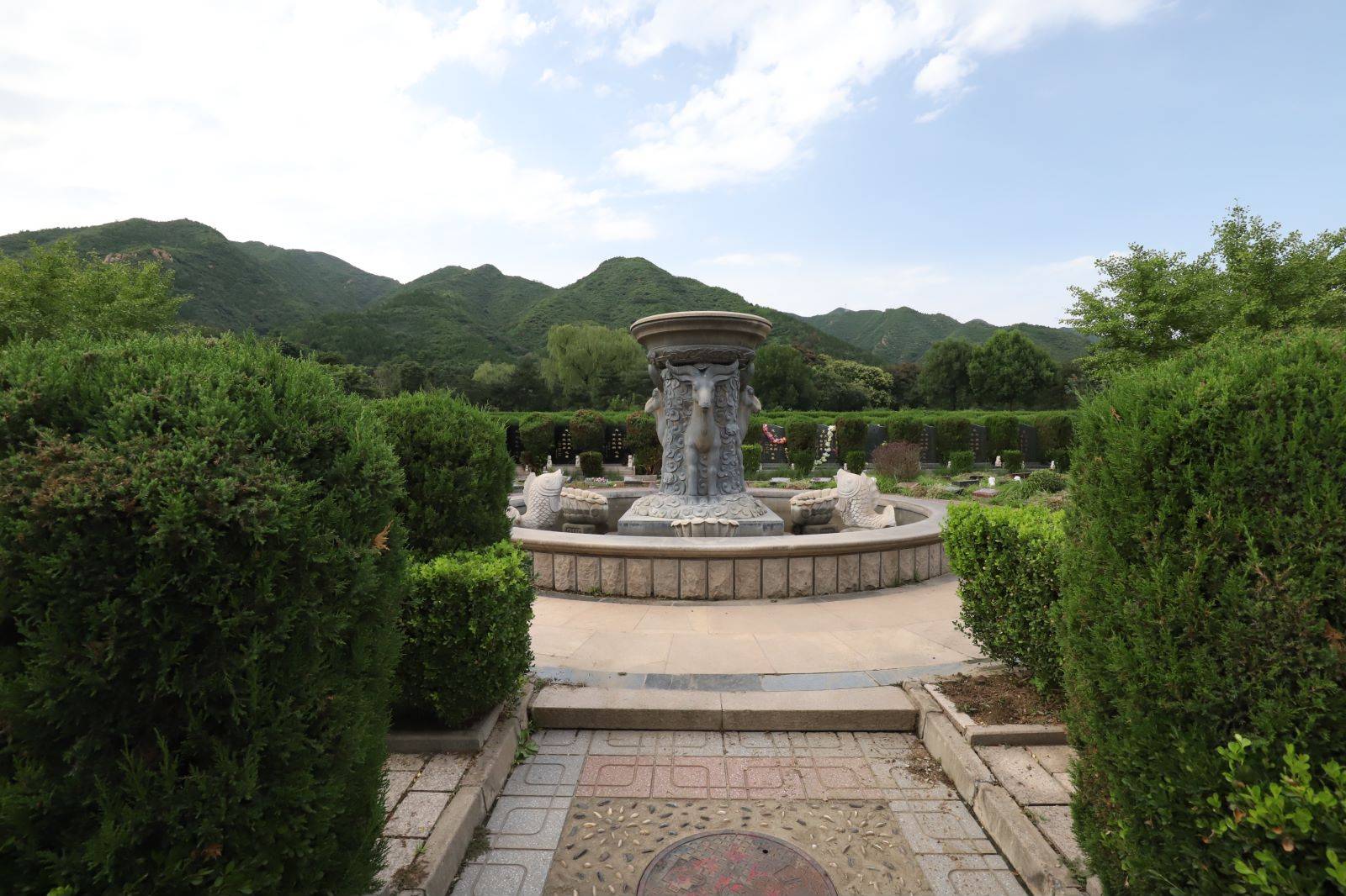 北京天寿陵园名人墓:侯耀文_先生_侯耀华_父母