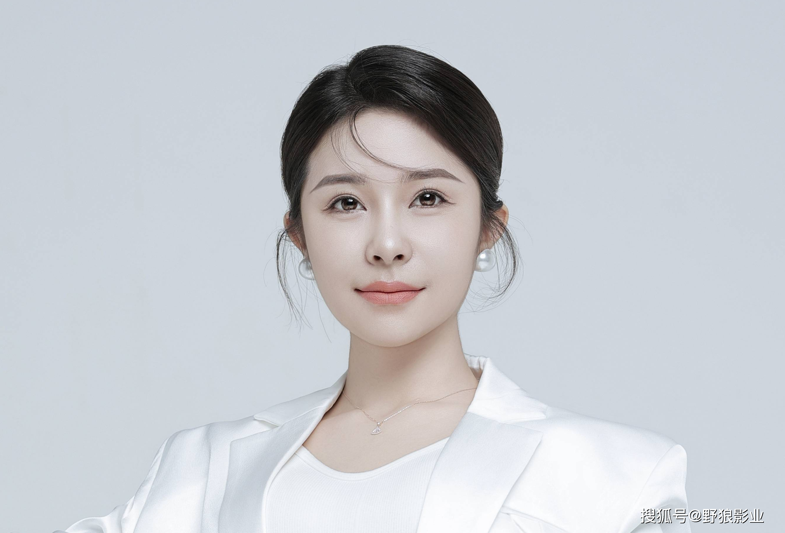 演员:杨芷悦演员:刘益玮总的来说,这次演员杨清文通过电影《樱桃红了