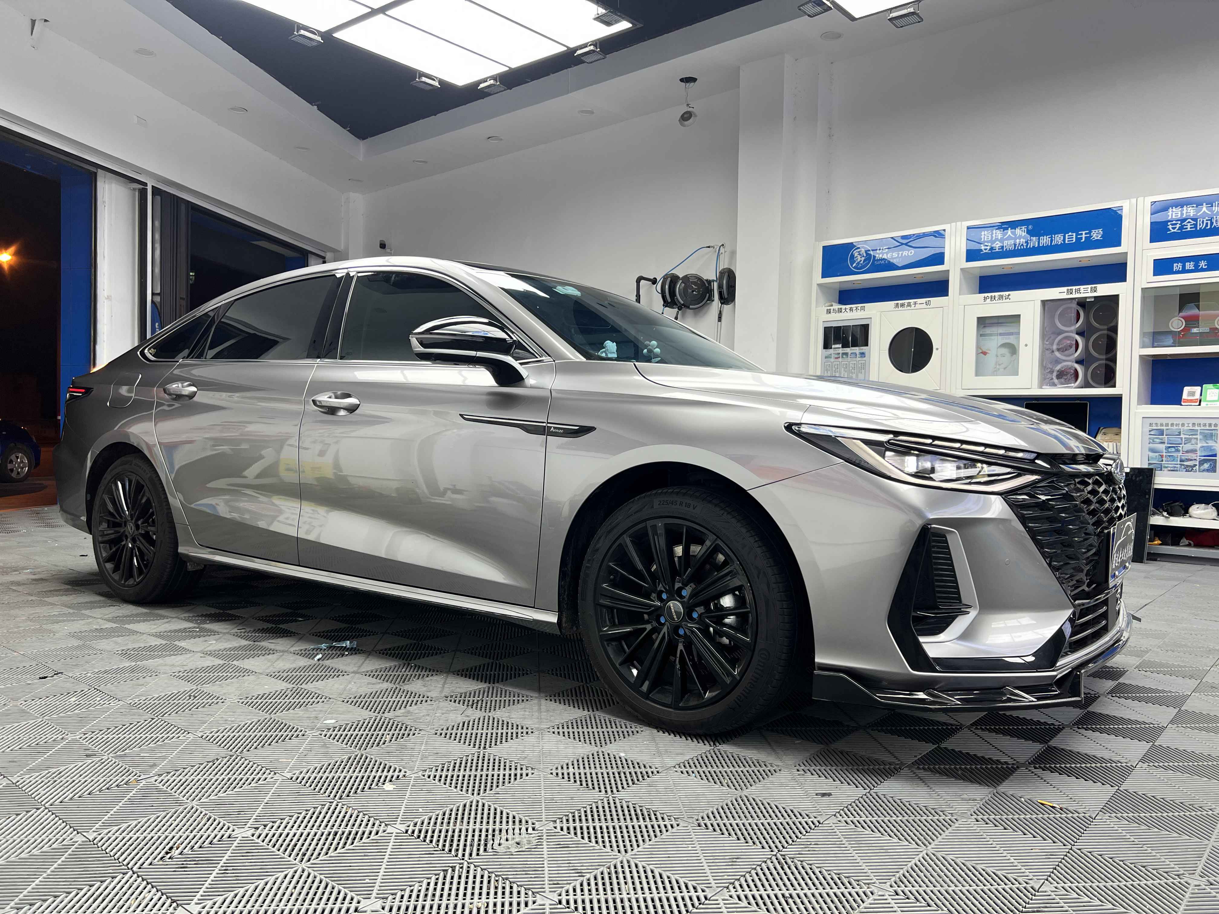 顶级窗户防晒隔热膜,佛山禅城区桑塔纳志俊汽车金属隔热膜贴膜效果?