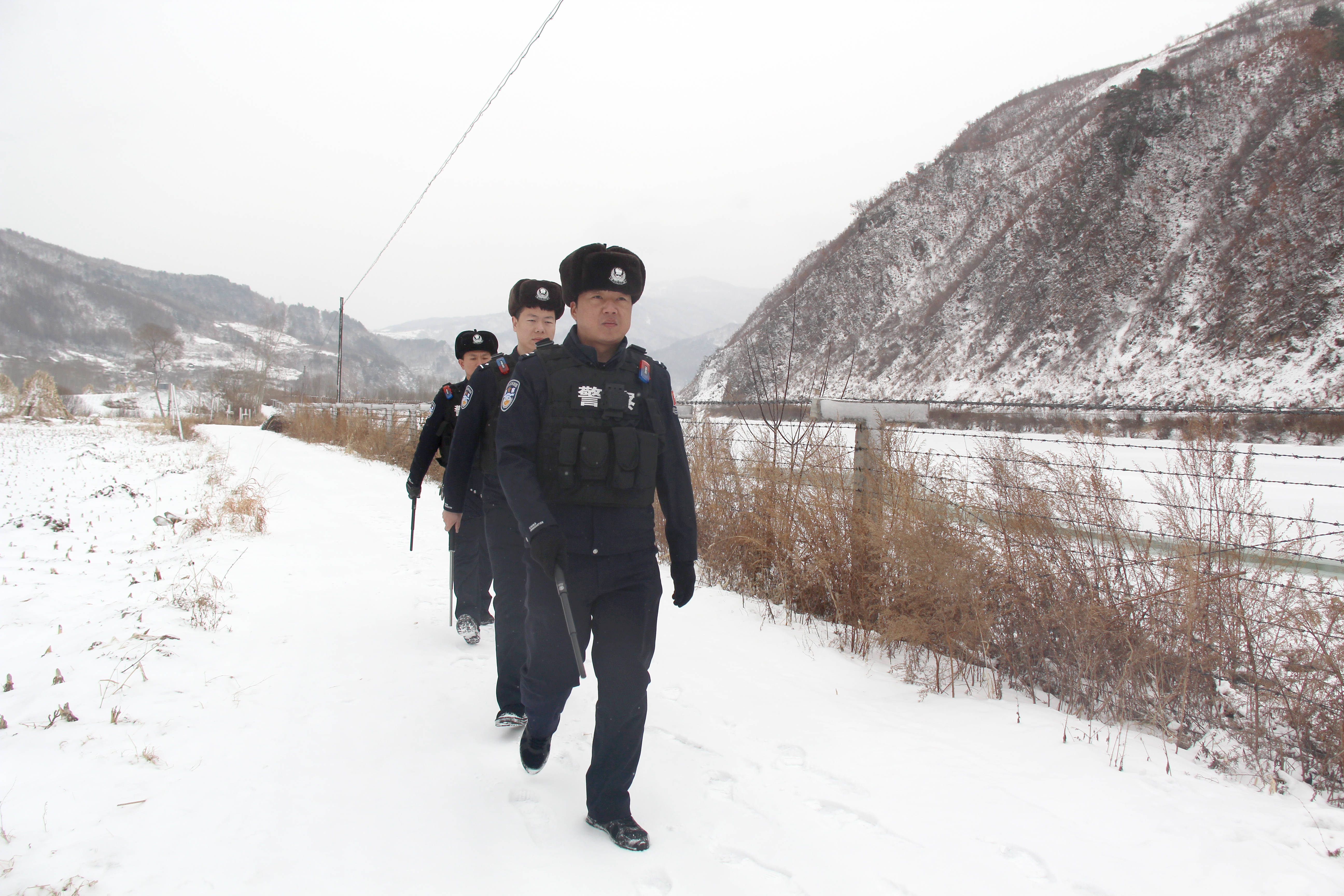 移民管理警察的"别样元宵节,只为守护万家灯火的团圆_辖区_巡逻_六道