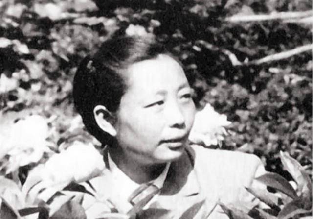 49年新中国成立后,十大元帅夫人担任什么职务,1955年有几人授衔