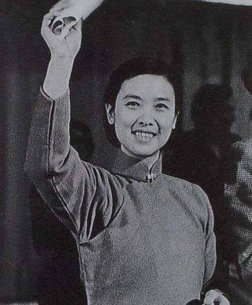 饶漱石女儿:在巴黎出生,为免受牵连改随母姓,后悔曾