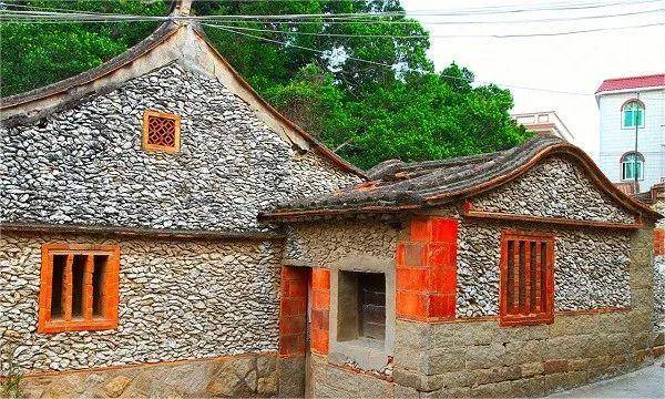 福建省泉州市丰泽区东海社区蟳埔村的特色文化及历史渊源