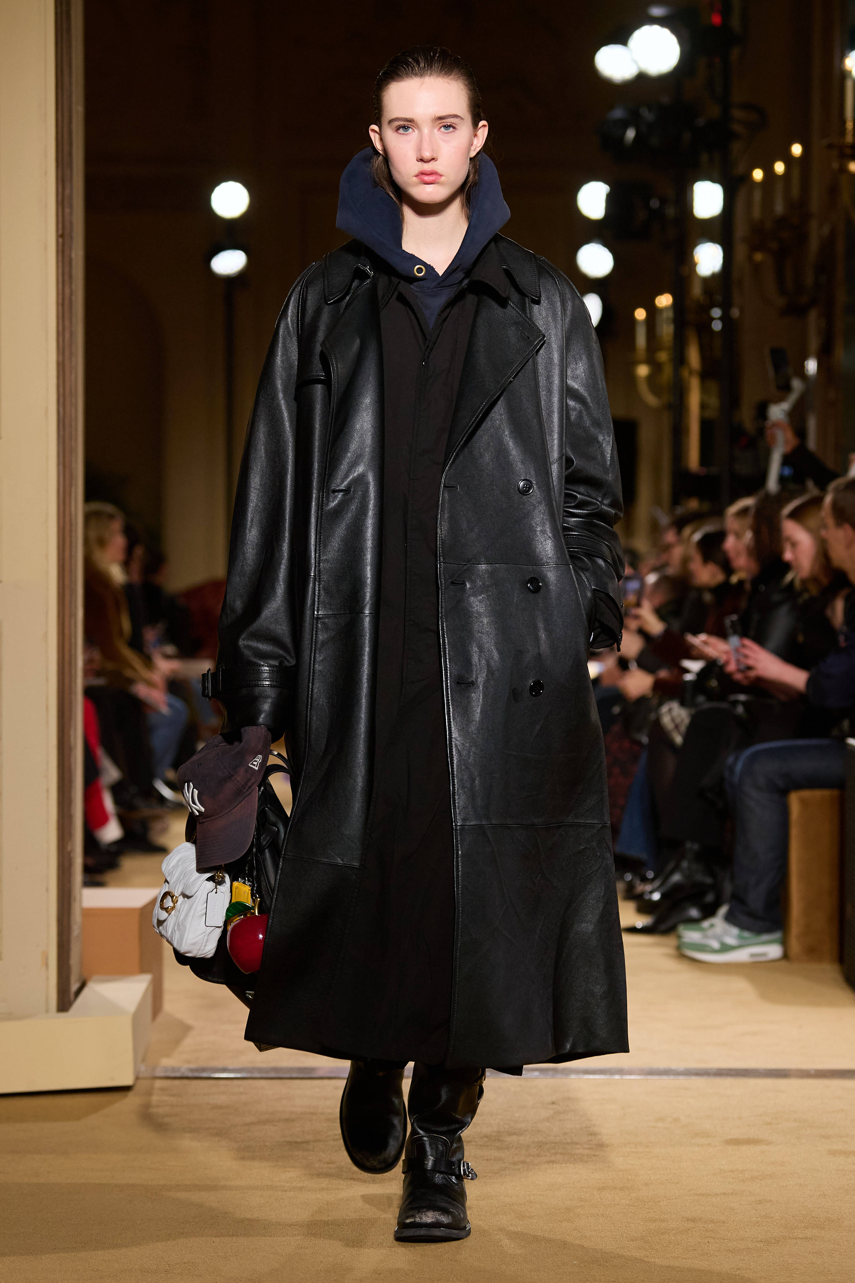 coach发布2024秋季高级服饰系列_vevers_stuart_手袋