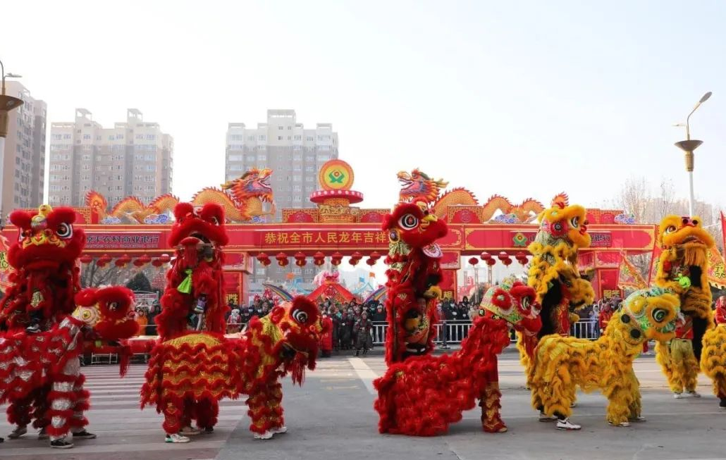 走街红火接地气 文旅融合图振兴——原平市元宵节街头文艺活动异彩