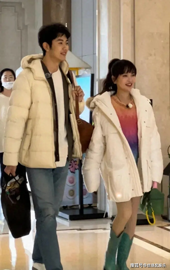 原创            金莎和男友年底见家长，那金莎要叫男友妈妈妹妹还是阿姨，笑死！
