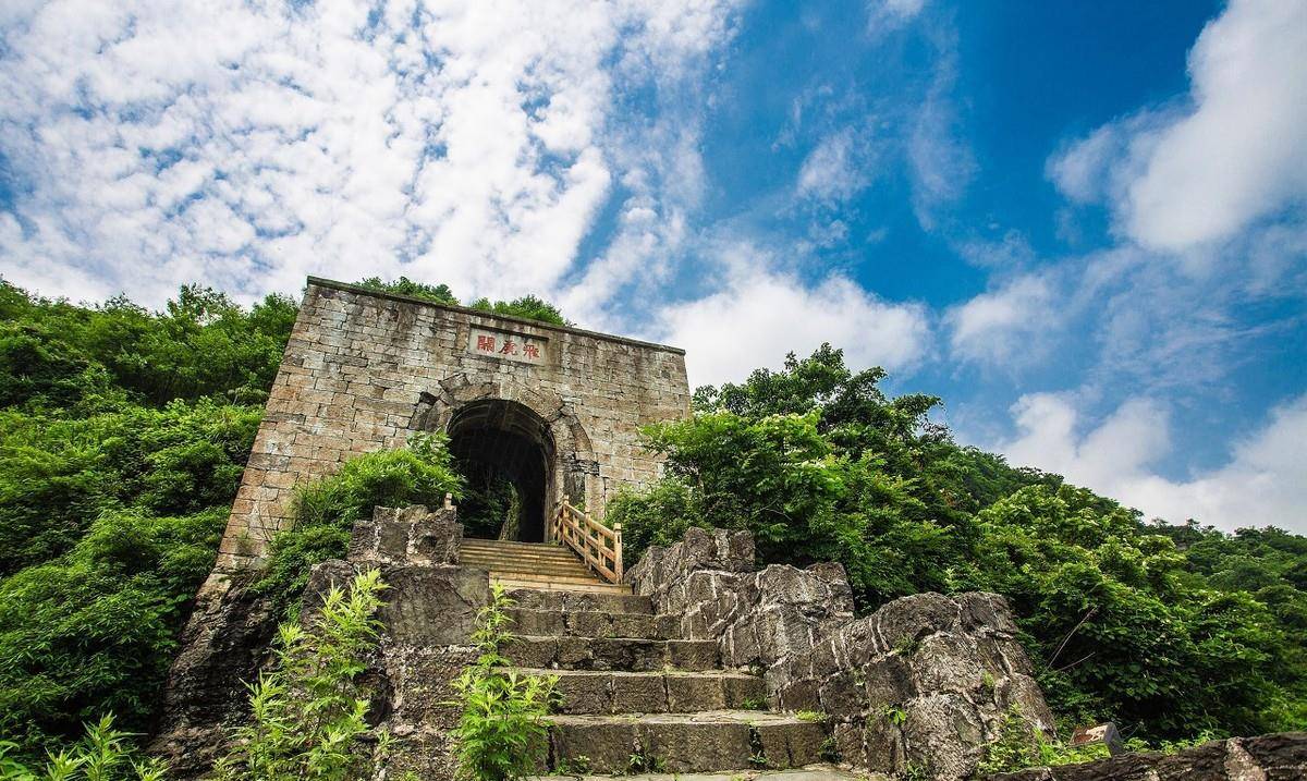 苗疆播州之战:20多万明军围剿杨家将后人,724年的杨氏土司终结_应龙