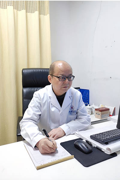 重庆铭博医院名老中医杨志平,晚上睡觉老做梦是怎么回事?