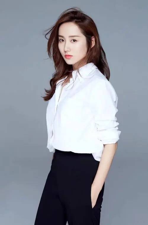 40岁依然美到犯规,人人都想娶她,胡歌带她入行,唐嫣把她带火_吕一