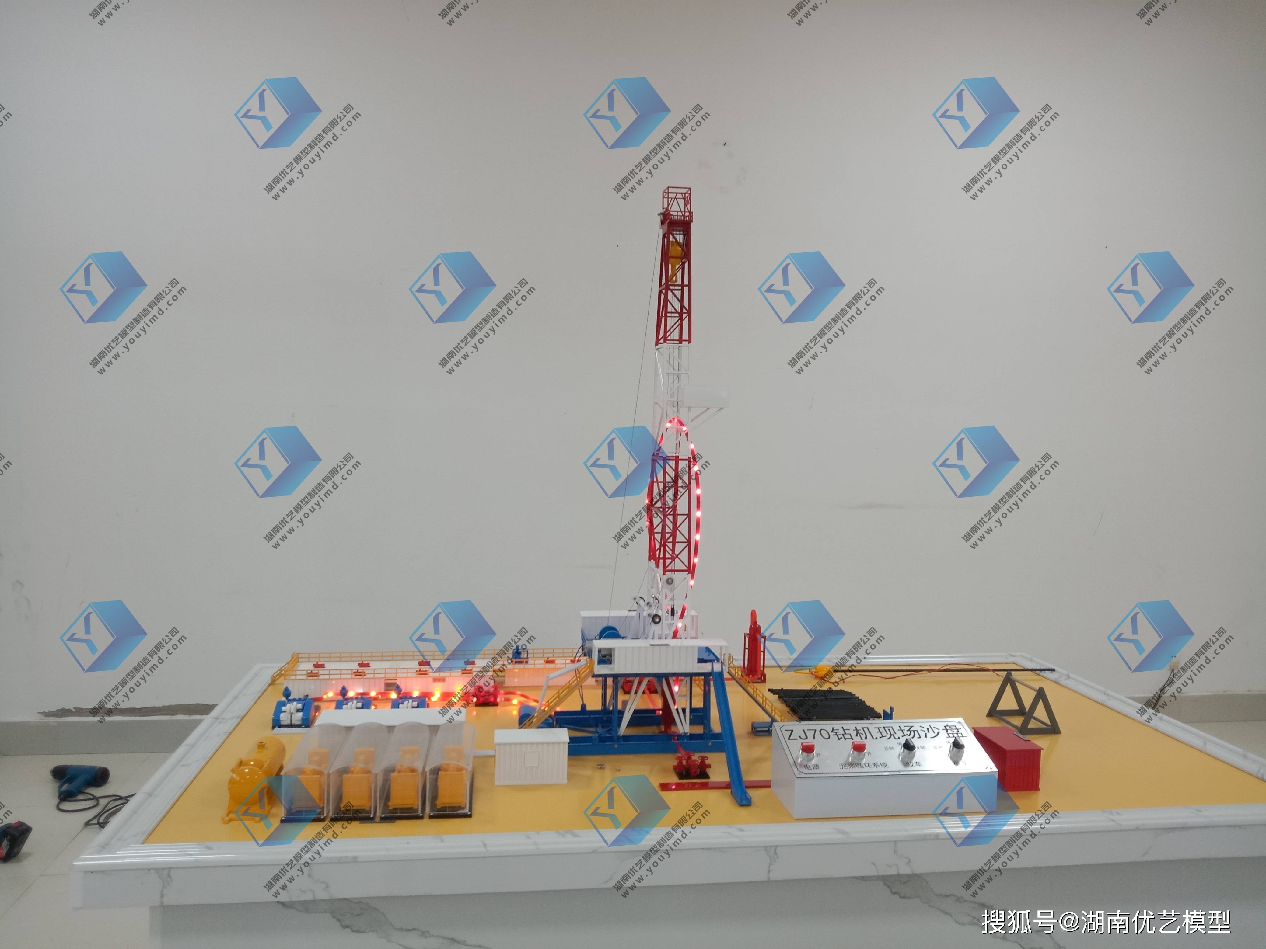 湖南省优艺模型——zj70d钻机金属动态仿真模型_培训_井架_发电机组