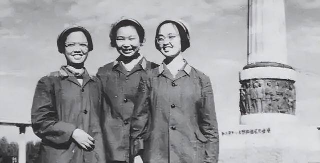 左太北追悼会:三代总理送挽联致哀,儿子沙峰等亲属含