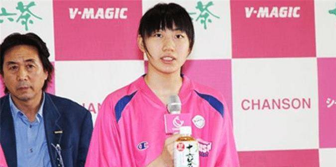 女篮天才李明阳:养病期间投靠日本球队,入日籍认日本富商为干爹_阳明