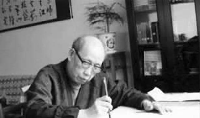 他一直在做的事是写自传回忆录,这本书真实记录了李作鹏为中国军队