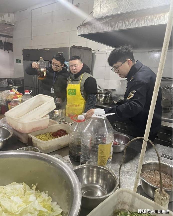 以塔子山景区和苏山坪景区为重点区域,宕梁所工作人员深入景区20余户