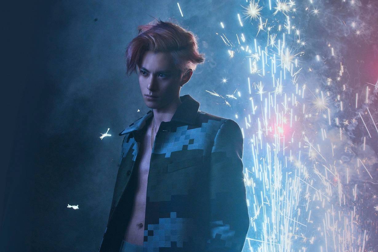 粉色火烈鸟 蓝色夜精灵 黑色吸血鬼 王鹤棣芭莎杂志印象_棣棣_图片