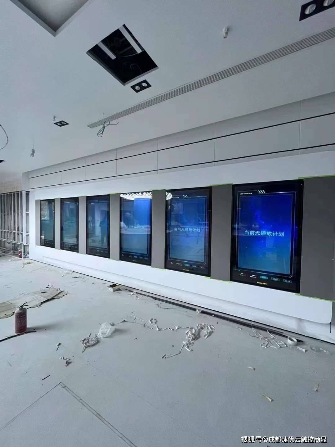 嵌入式壁挂广告机安装案例